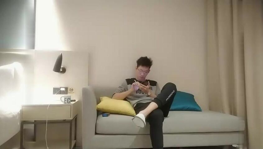 【麻花免费视频】性感包臀裙妹子蹲着口交上位骑坐站立侧入