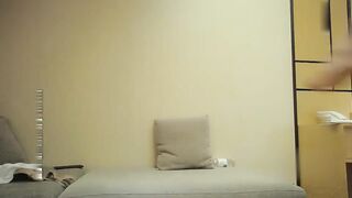 【麻花免费视频】极品高质量外围妹子坐在身上调情舌吻01