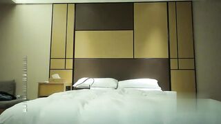 【麻花免费视频】极品高质量外围妹子坐在身上调情舌吻01