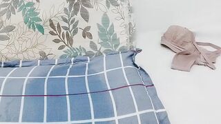 【麻花免费视频】甜美少女粉穴小逼阳具站立侧入高潮02