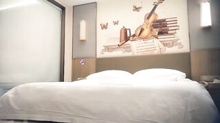 【麻花免费视频】肌肉男探花清纯学妹舌吻上位骑乘01