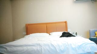 【麻花免费视频】大屌生无可恋肉丝大屁股翘起吃屌各种轮操