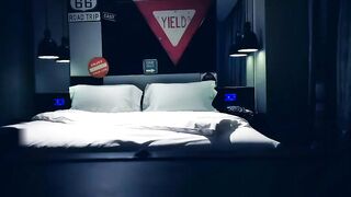 【麻花免费视频】大屌男约操极品00年极品可爱御妹完美口交上位01