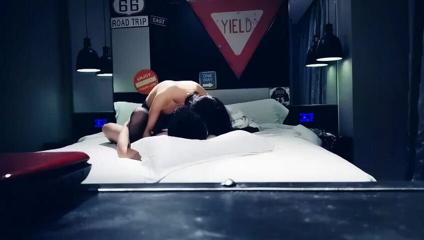 【麻花免费视频】大屌男约操极品00年极品可爱御妹完美口交上位02