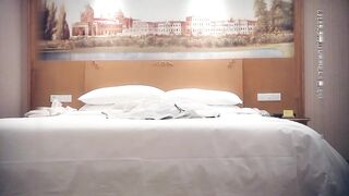 【麻花免费视频】酒店爆草双马尾女孩主动口交爆草上位