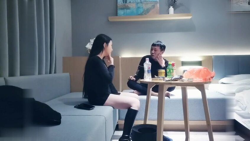 【麻花免费视频】175车模来袭大胸粉嫩摁倒在床舔观音坐莲