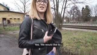 【麻花免费视频】健身模特在地下室里被草了因为她得到了高潮抽插