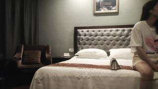 【麻花免费视频】冒险雷探长大长腿小姐姐主动骑乘爆插屁股撞击