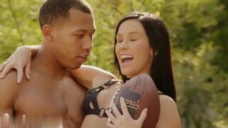 【麻花免费视频】妖艳的梅根异族三人行高级暴插鲍鱼