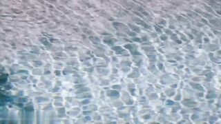 【麻花免费视频】性感的金发女郎为两名伴侣提供服务