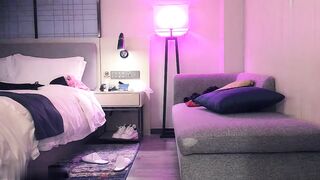 【麻花免费视频】性感粉色长裙少妇啪啪连体开档丝袜舔弄口交