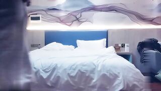 【麻花免费视频】约了个黑裙性长腿妹子啪啪穿上情趣装口交