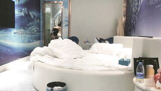 【麻花免费视频】约黑丝少妇啪啪穿上情趣装女仆装口交抽插