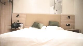 【麻花免费视频】贾总寻欢约两个妹子一人干一个各式操逼暴插