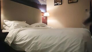 【麻花免费视频】小马寻花肤白貌美饱满胸部极品尤物脱光干一炮