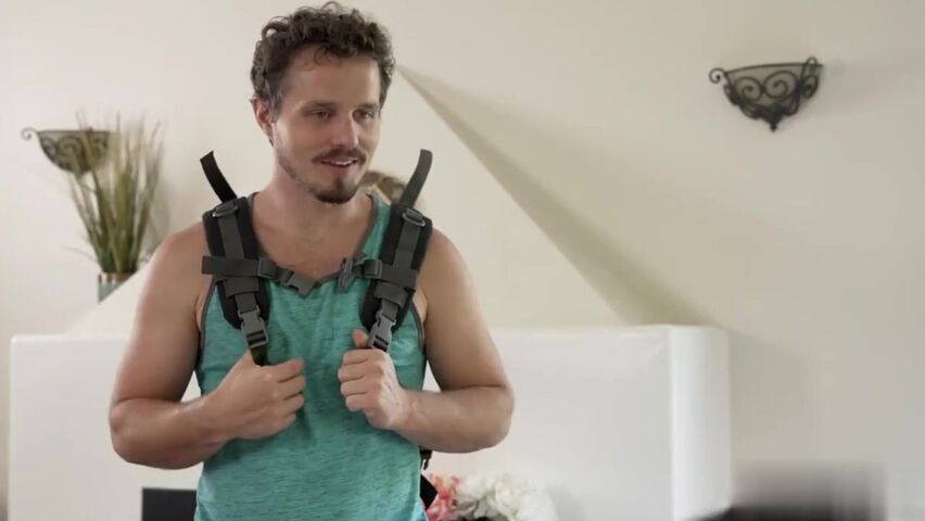 【麻花免费视频】继姐妹同事口交玩弄大屌上位抽插高潮