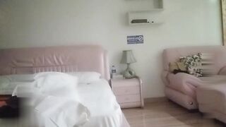 【麻花免费视频】龙哥探花丰满轻熟女白嫩淫穴上位高潮