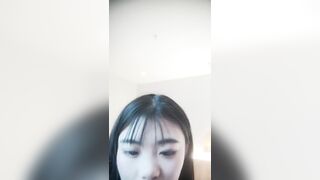 【麻花传媒视频】极品甜美小姐姐浴缸里激情操逼跪着吸吮大屌