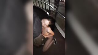 【麻花传媒视频】一代女神露出王者！长腿反差婊草莓穆斯塔户外极限露出3P无视被路人看见