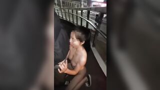 【麻花传媒视频】一代女神露出王者！长腿反差婊草莓穆斯塔户外极限露出3P无视被路人看见