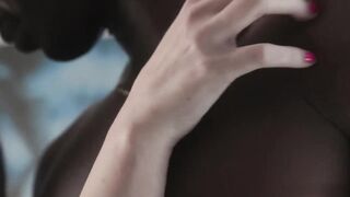 【麻花传媒视频】完美人妻主动深喉黑鸡巴玩弄刺激淫穴肛交