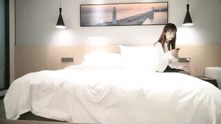 【麻花传媒视频】小宝寻花大神探花高素质外围妹蹲着口交舔屌