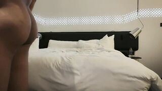 【麻花传媒视频】小宝寻花牛仔短裤骑在身上舌吻调情深喉舔屌扣穴