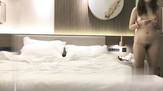 【麻花传媒视频】小宝寻花约了个长裙肉肉少妇啪啪口交舔弄上位