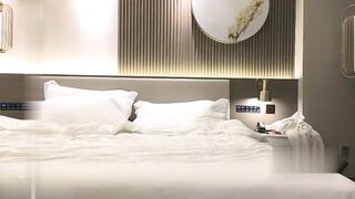 【麻花传媒视频】小宝寻花约了个长裙肉肉少妇啪啪口交舔弄上位