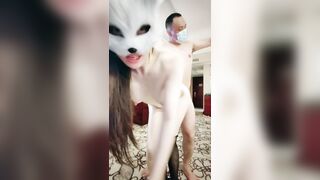 【麻花传媒视频】极度风骚美御姐酒店约炮黑丝美腿高跟鞋蹲着吃屌