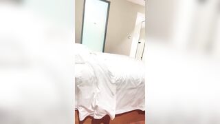 【麻花传媒视频】长发少女主动骑乘鸡巴上下运动流水不断