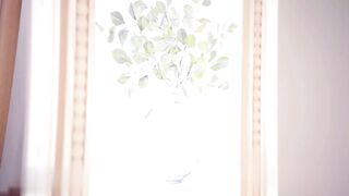 【麻花免费视频】唯有高潮方能给小画家带来灵感