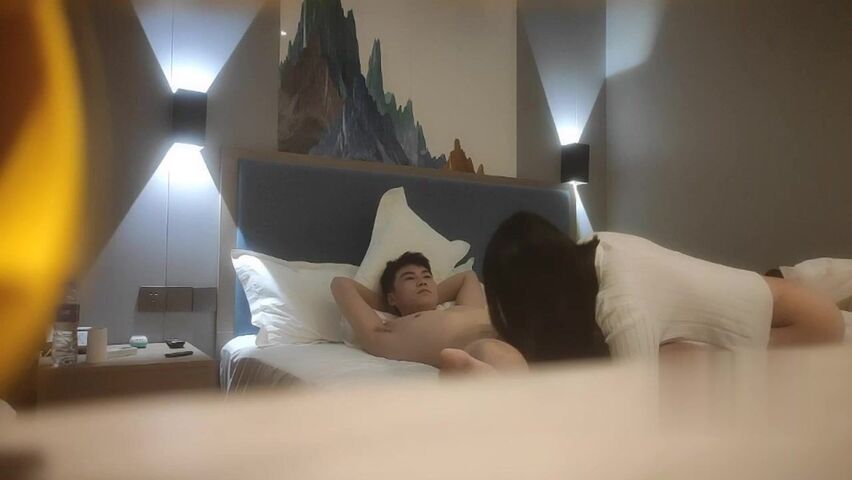 【麻花免费视频】本人比照片漂亮胸前纹身性感身材扛起双腿爆操