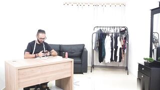 【麻花免费视频】美丽的拉丁人诱惑她的裁缝-萨洛梅吉尔呻吟性爱