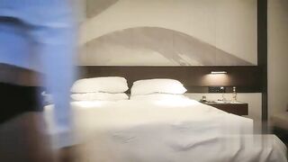 【麻花免费视频】两妹子先操一个笑起来甜美大长腿美女口交