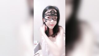 【麻花免费视频】新人下海面罩小姐姐外表甜美炮友舌吻