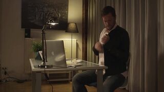 【麻花免费视频】饥渴的欧洲妓女 杰西·沃特和朱莉的屁股被黑肉棒插入了