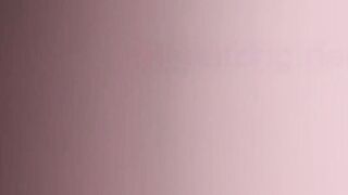 【麻花免费视频】过生日请单位气质女同事唱K然后开房激情肉搏