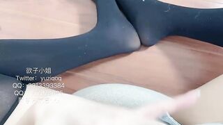 【麻花免费视频】小蔡头喵喵超短裤肉欲乍泄速攻嫩穴潮吹失禁