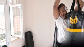 【麻花免费视频】运动宝贝与两只黑鸡吧不断高潮刺激呻吟流水