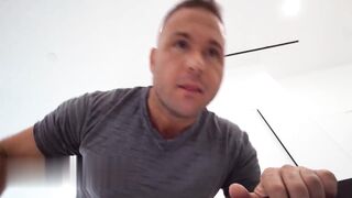 【麻花免费视频】大鸡巴继兄和他不修边幅的继姐勾引他们的房客