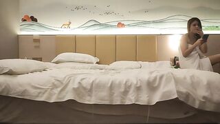 【麻花免费视频】外围小姐姐粉胸翘臀带来温柔细致的巅峰体验