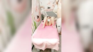 【麻花免费视频】强制高潮给少妇弄的湿透果断插入多体位蹂躏