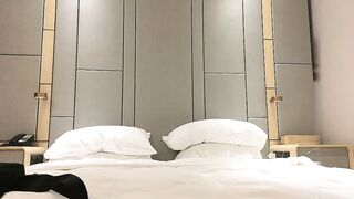 【麻花免费视频】约性感长裙妹子互摸近距离拍摄口交足交后入