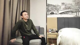 【麻花免费视频】约牛仔裤性感大奶妹子啪啪穿上连体丝袜后入