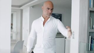 【麻花免费视频】重磅炸弹金发艾达自慰被老板抓到