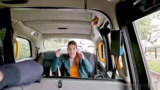 【麻花免费视频】令人惊叹的基拉爱在抓到饥渴的司机打飞机后给了他额外的帮助