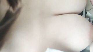 【麻花免费视频】儿媳妇与公公野外偷情，淫语挑逗公公