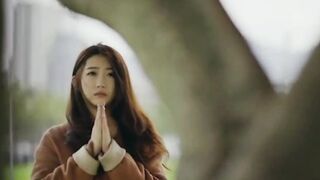 【麻花免费视频】姐姐给我下面吃，我却想吃她下面，趁换衣服强上这就是对姐姐的爱