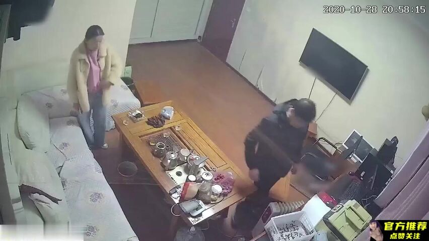 【麻花免费视频】婆婆爆料监控视频：淄博董事长性侵儿媳妇，监控真实还原乱伦真相